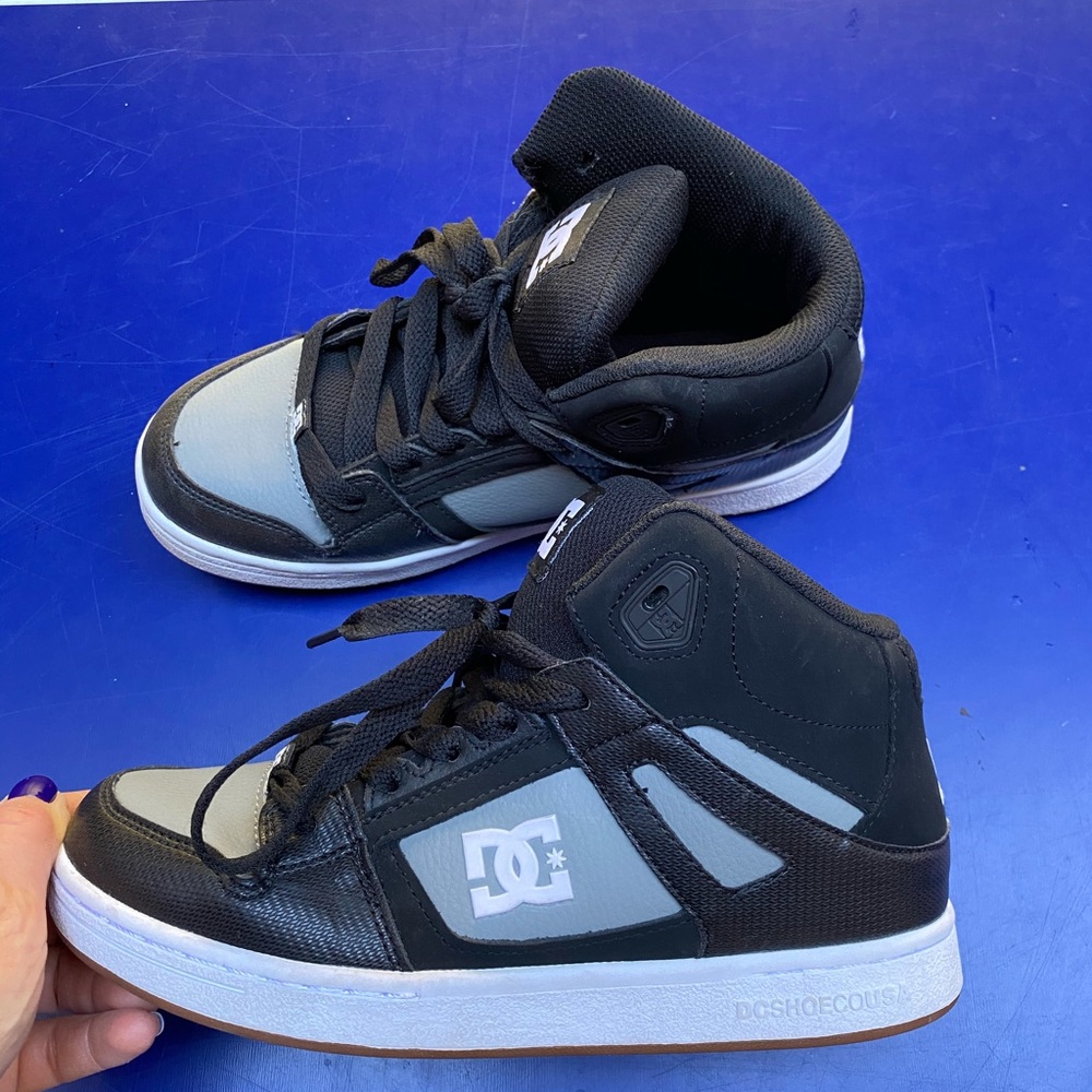 DC sneakers - Picture 2 of 3